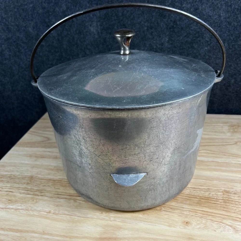 Vintage Wagner Sidney O Magnalite Aluminum Dutch Oven Pot with Lid 8 B 8 FB
